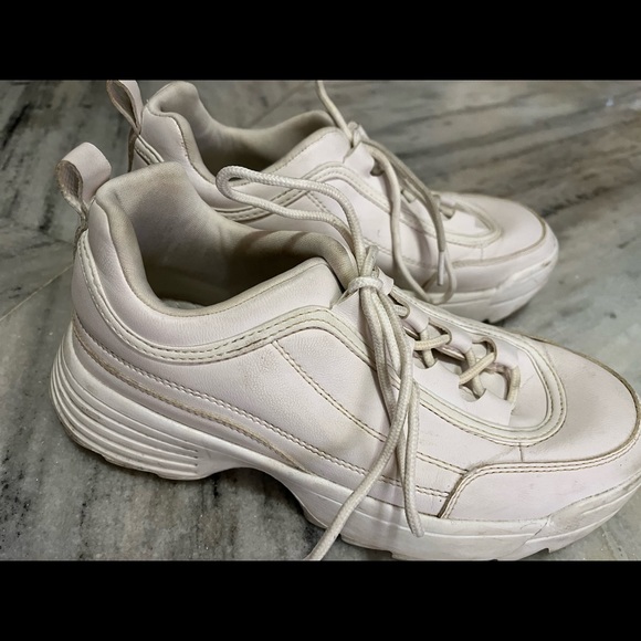 Shein white chunky shoes (Size 40) (reasonable bargaining is available) - Picture 4 of 7